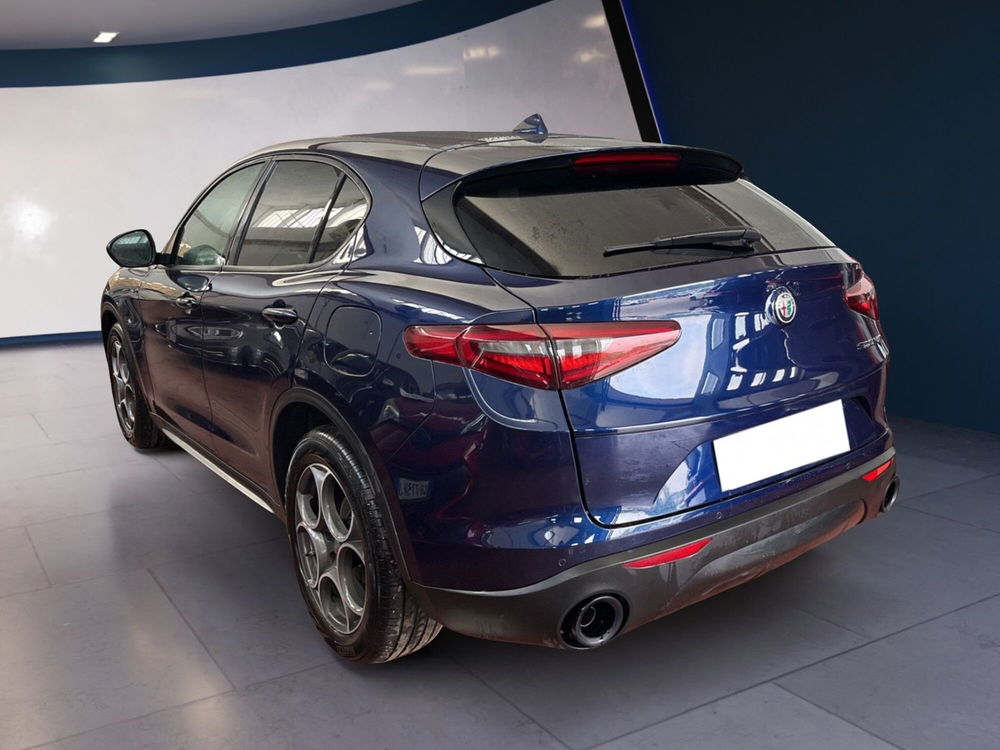 Alfa Romeo Stelvio usata a Torino (4)