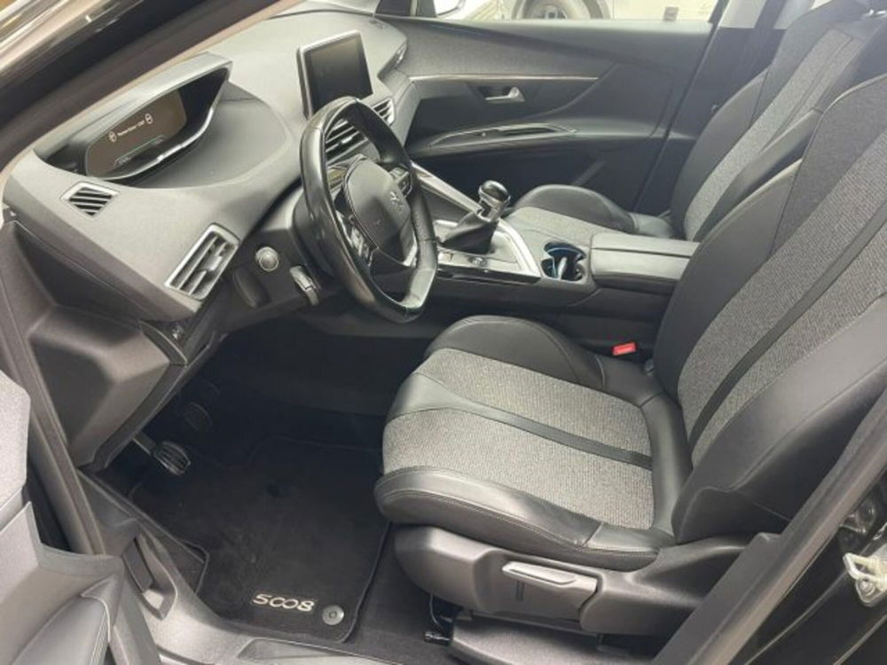 Peugeot 5008 usata a Perugia (9)