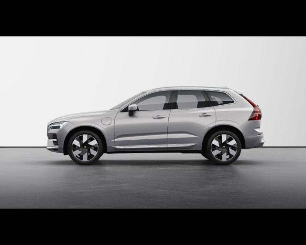 Volvo XC60 nuova a Treviso (2)