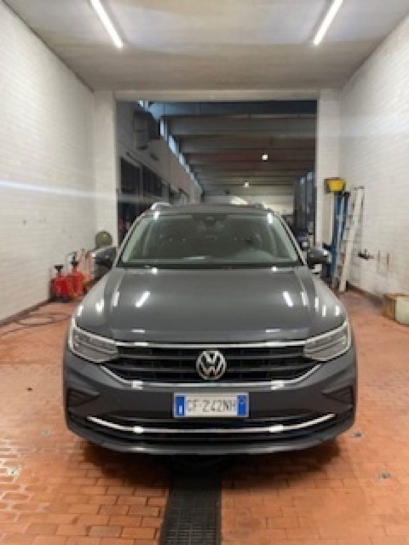 Volkswagen Tiguan 2.0 TDI 150 CV SCR DSG 4MOTION Life del 2021 usata a Castenaso