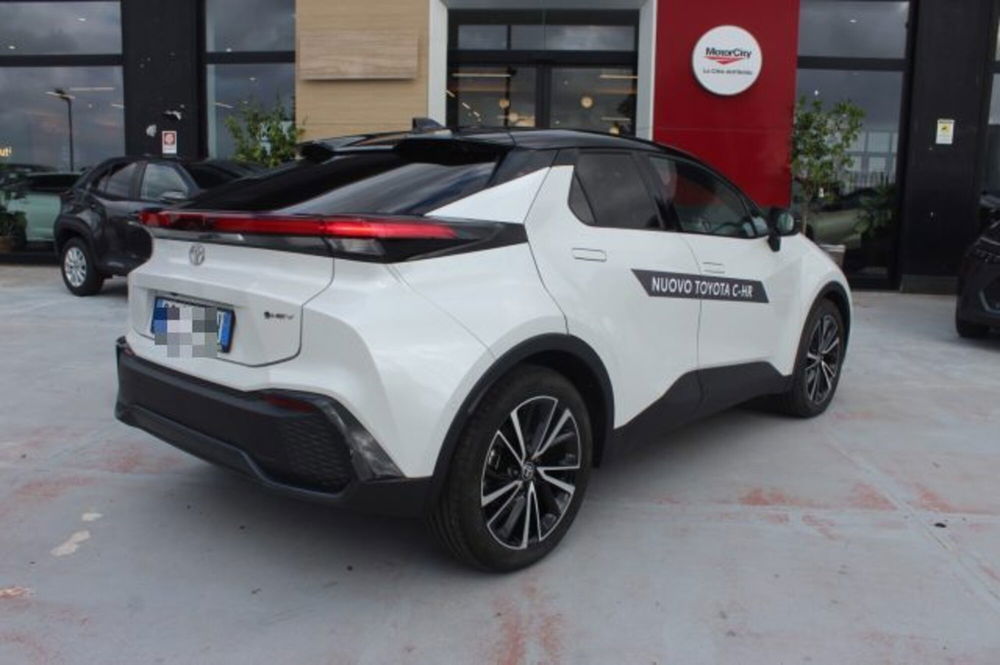 Toyota Toyota C-HR usata a Roma (14)