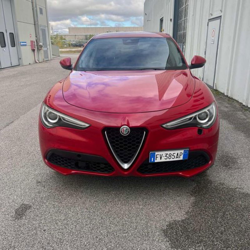 Alfa Romeo Stelvio Stelvio 2.2 Turbodiesel 210 CV AT8 Q4 Executive  del 2019 usata a Cento