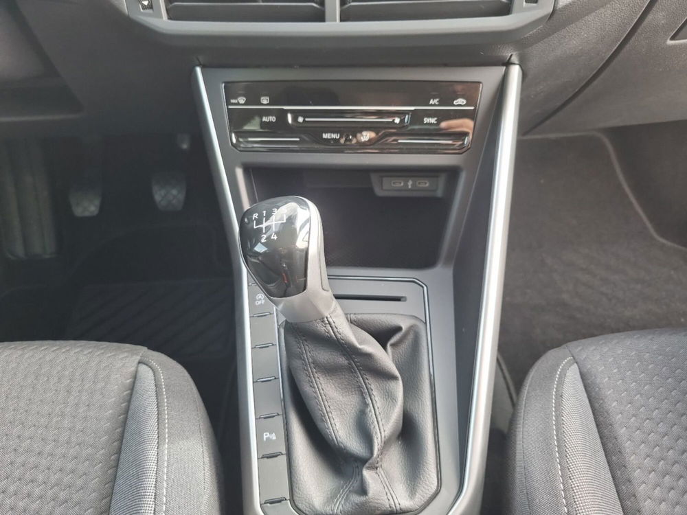 Volkswagen Polo nuova a Potenza (14)