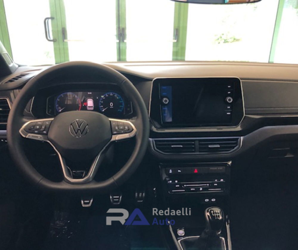 Volkswagen T-Cross nuova a Lecco (8)