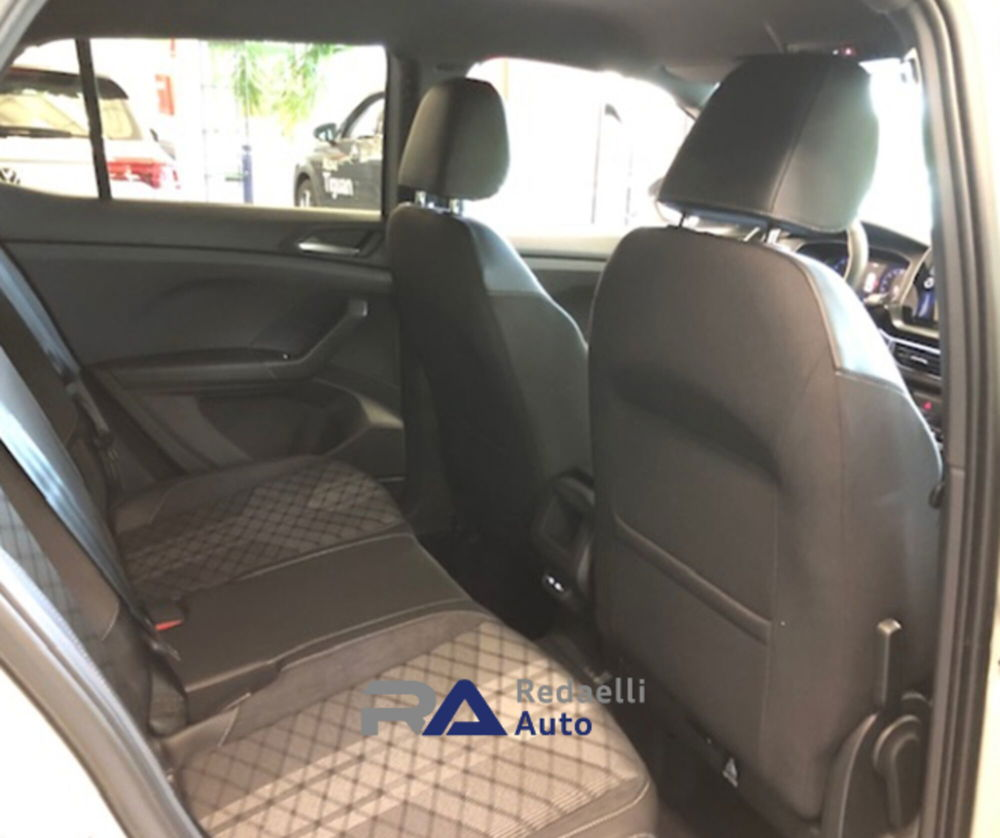 Volkswagen T-Cross nuova a Lecco (9)