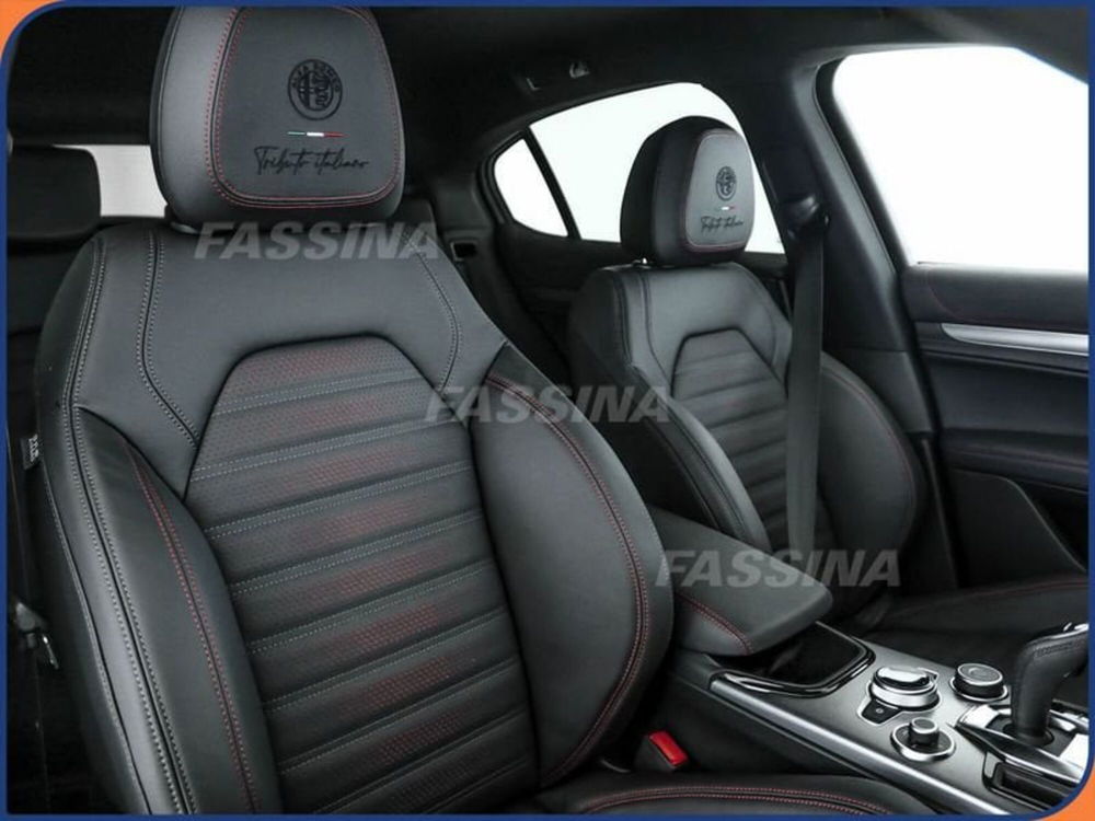 Alfa Romeo Stelvio nuova a Milano (13)