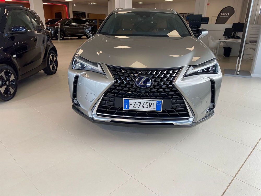 Lexus UX usata a Roma (8)