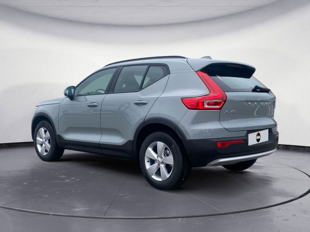 Volvo XC40 nuova a Pordenone (3)