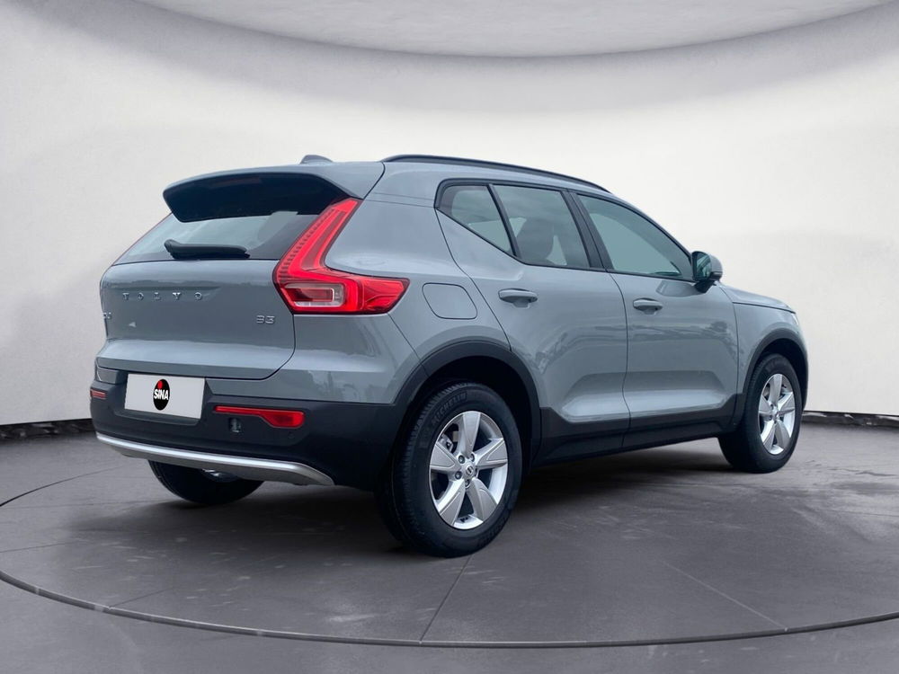 Volvo XC40 nuova a Pordenone (5)