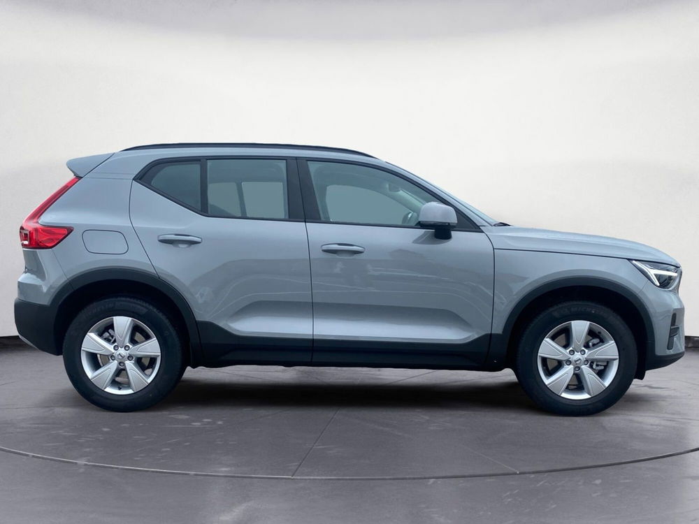 Volvo XC40 nuova a Pordenone (6)