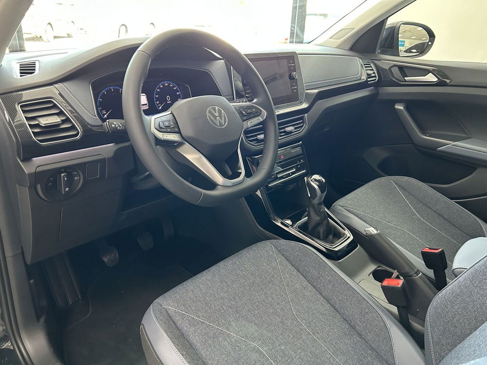 Volkswagen T-Cross nuova a Avellino (11)