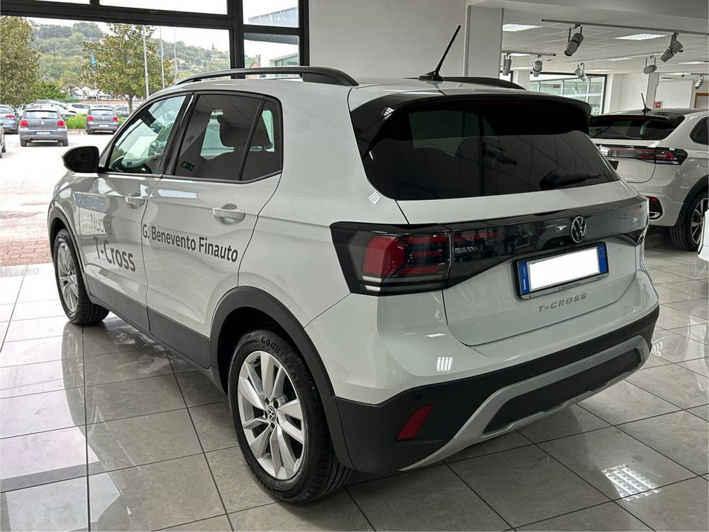 Volkswagen T-Cross nuova a Avellino (9)