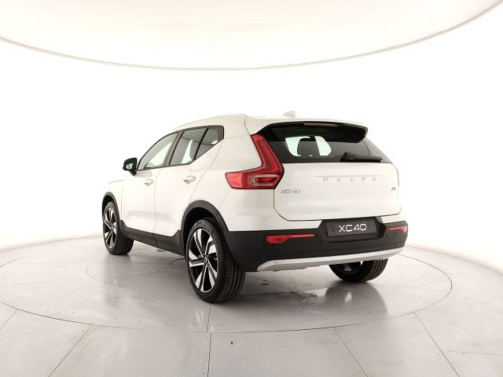 Volvo XC40 nuova a Modena (3)