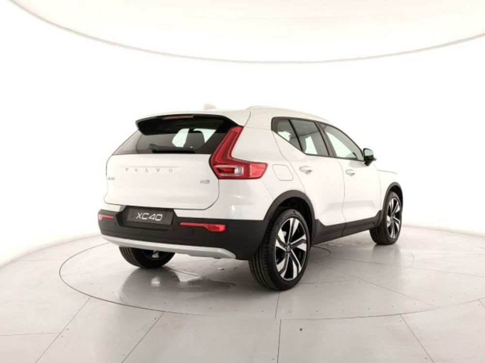 Volvo XC40 nuova a Modena (5)