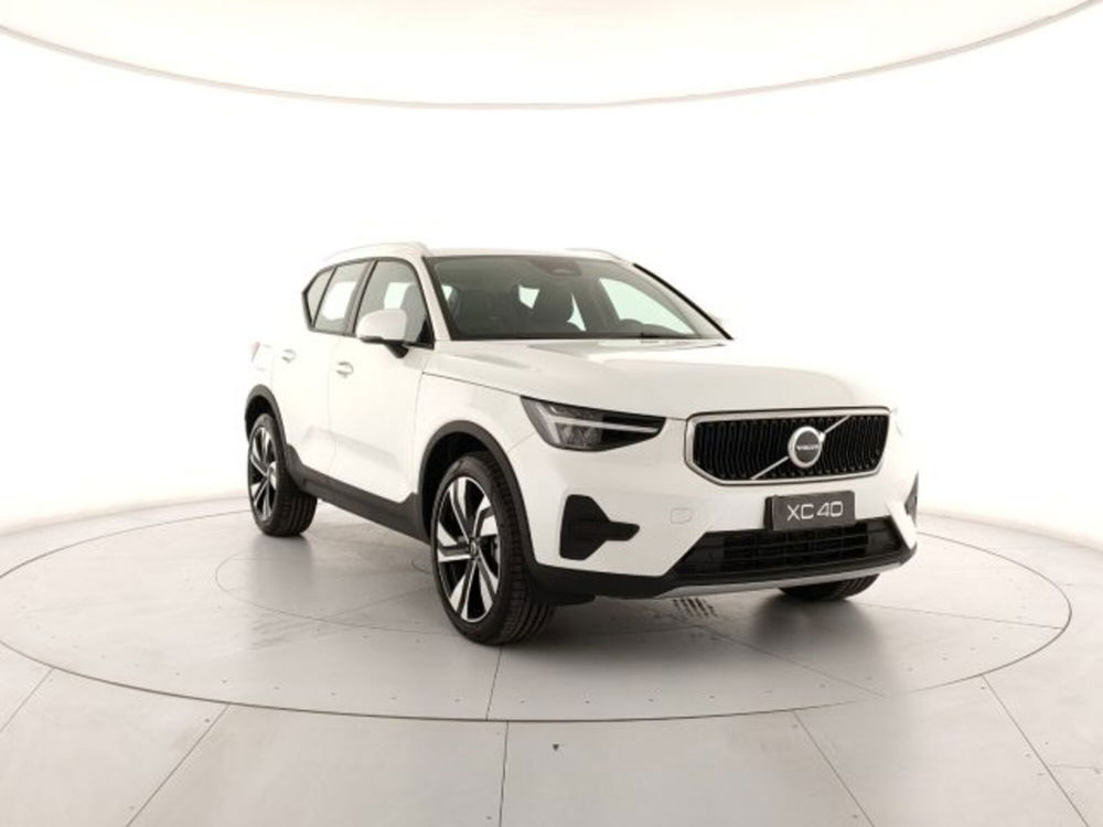 Volvo XC40 nuova a Modena (6)