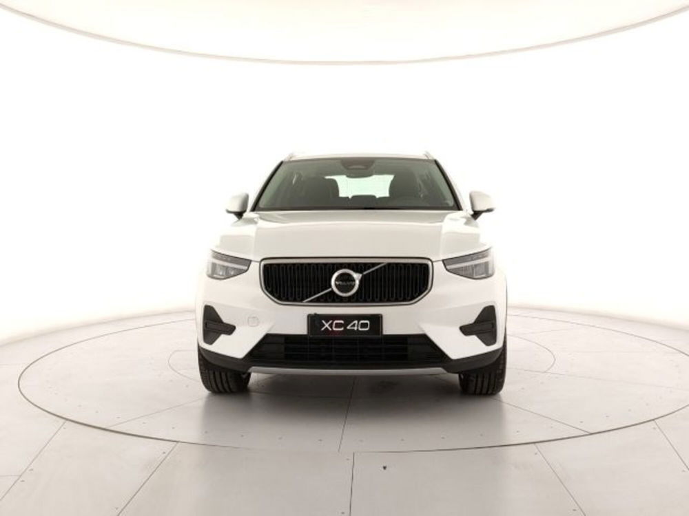 Volvo XC40 nuova a Modena (7)