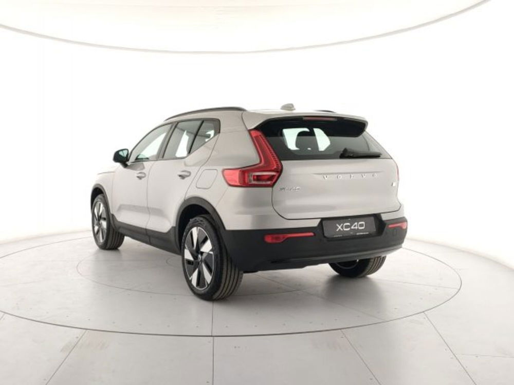 Volvo XC40 nuova a Modena (3)