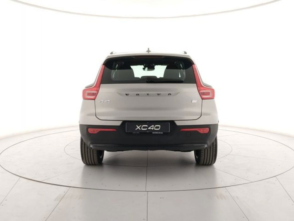 Volvo XC40 nuova a Modena (5)