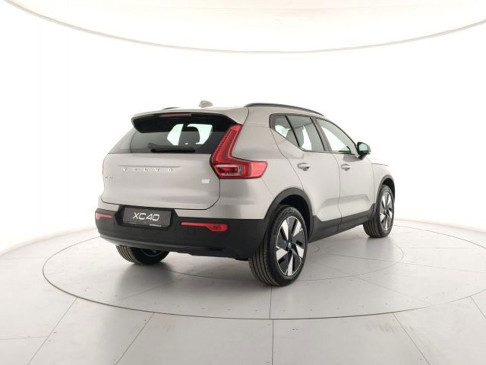 Volvo XC40 nuova a Modena (6)