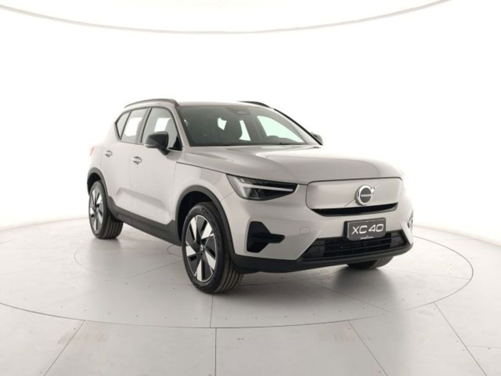 Volvo XC40 nuova a Modena (7)