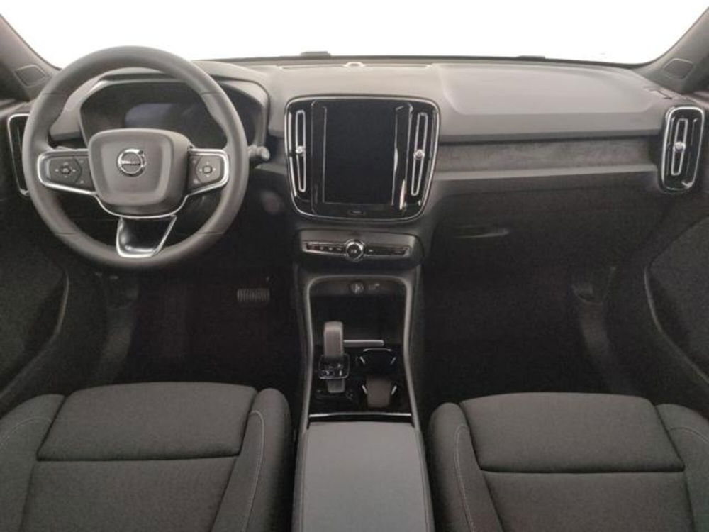 Volvo XC40 nuova a Modena (10)