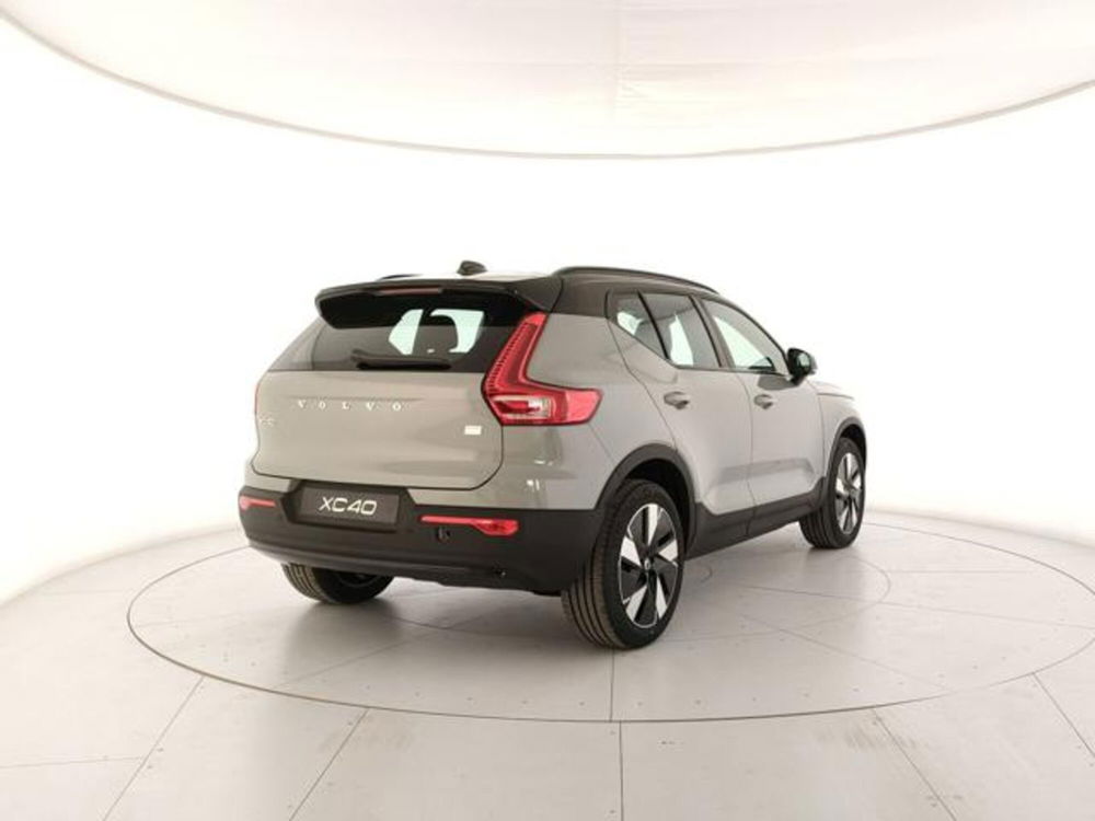 Volvo XC40 nuova a Modena (5)