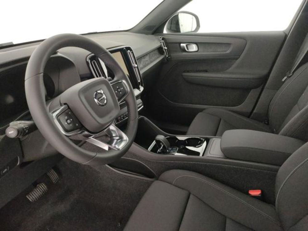 Volvo XC40 nuova a Modena (9)