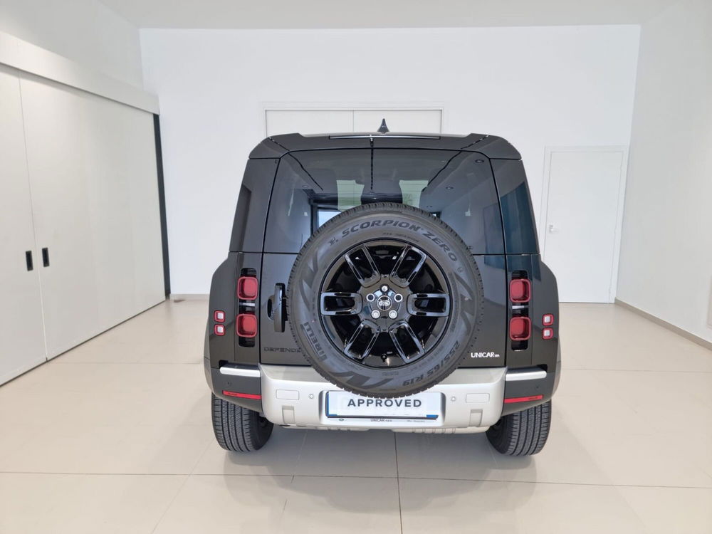 Land Rover Defender nuova a Cuneo (7)