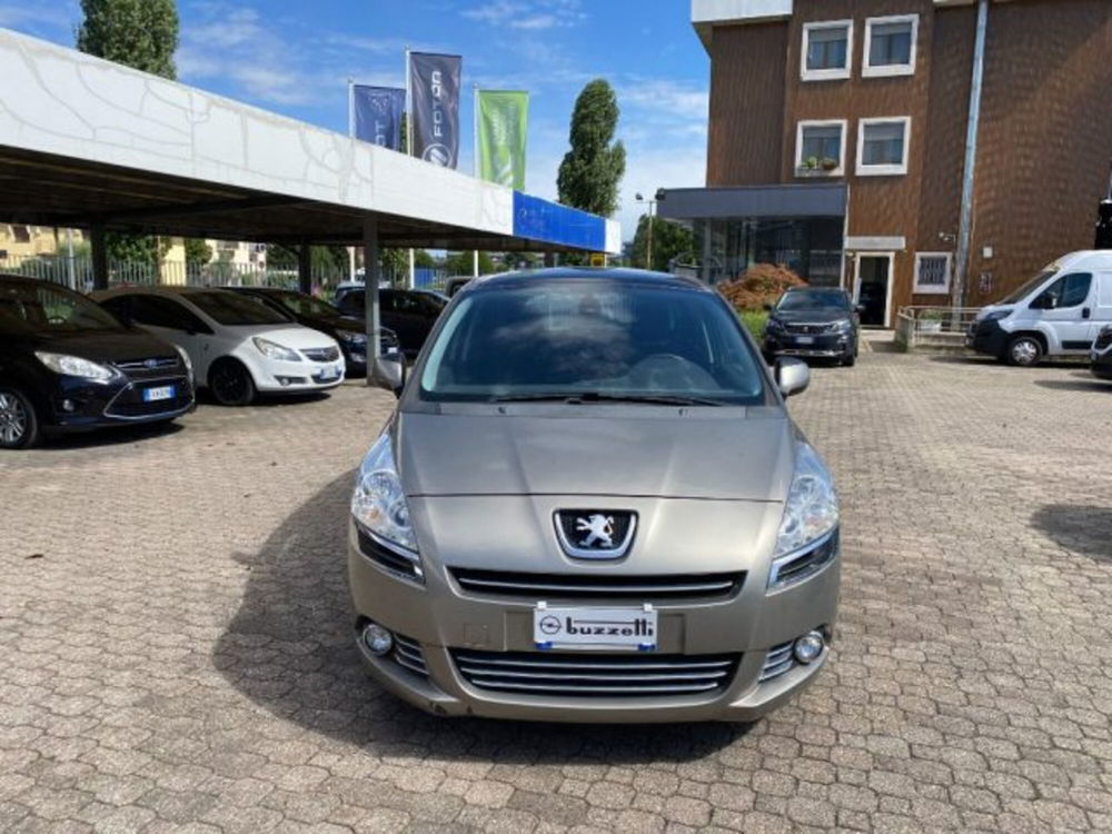 Peugeot 5008 usata a Milano