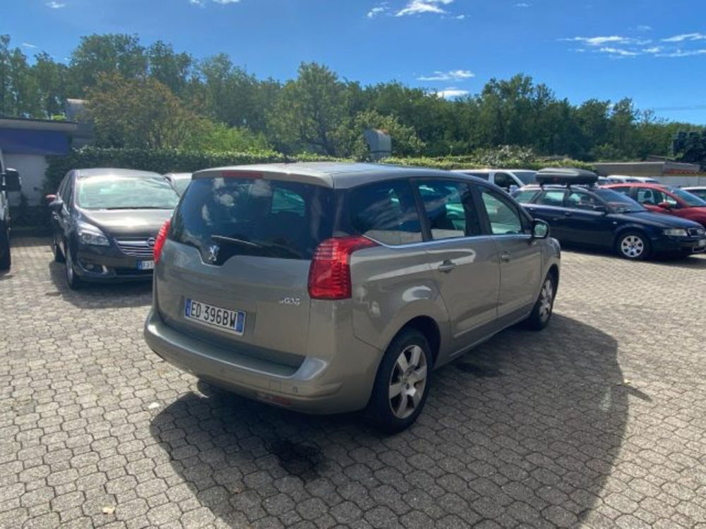 Peugeot 5008 usata a Milano (4)