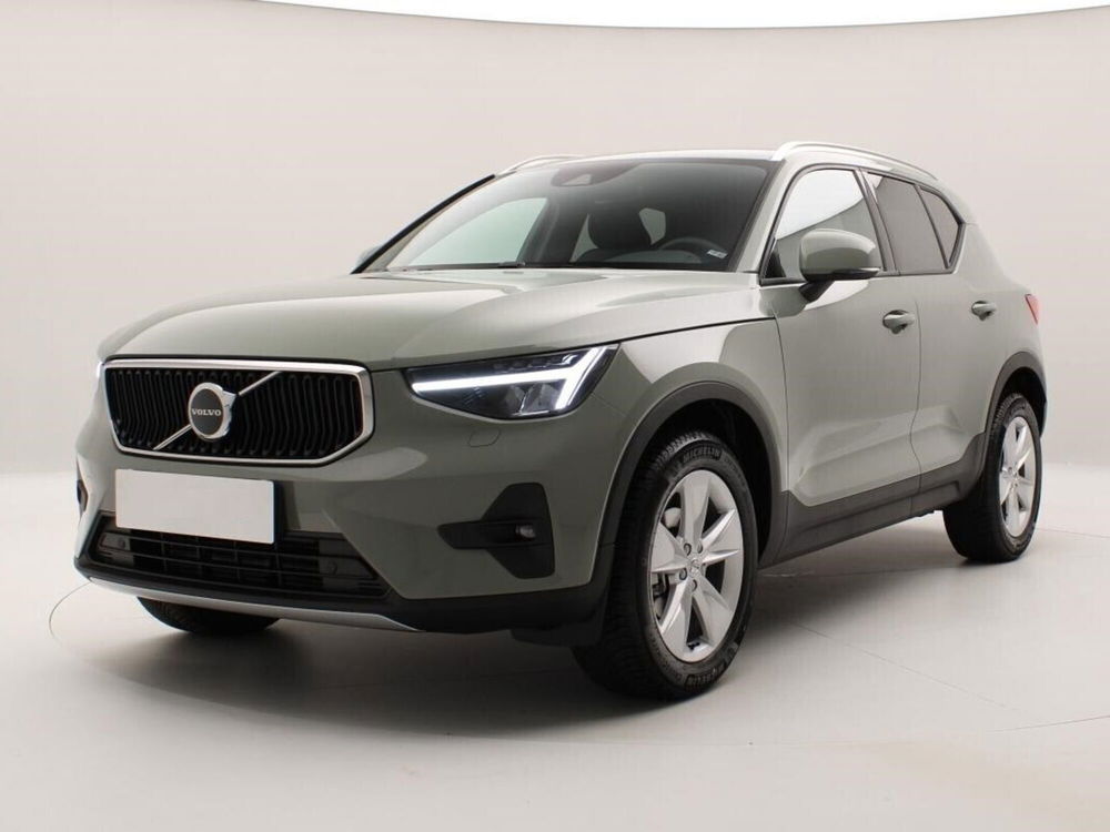 Volvo XC40 nuova a Napoli (2)