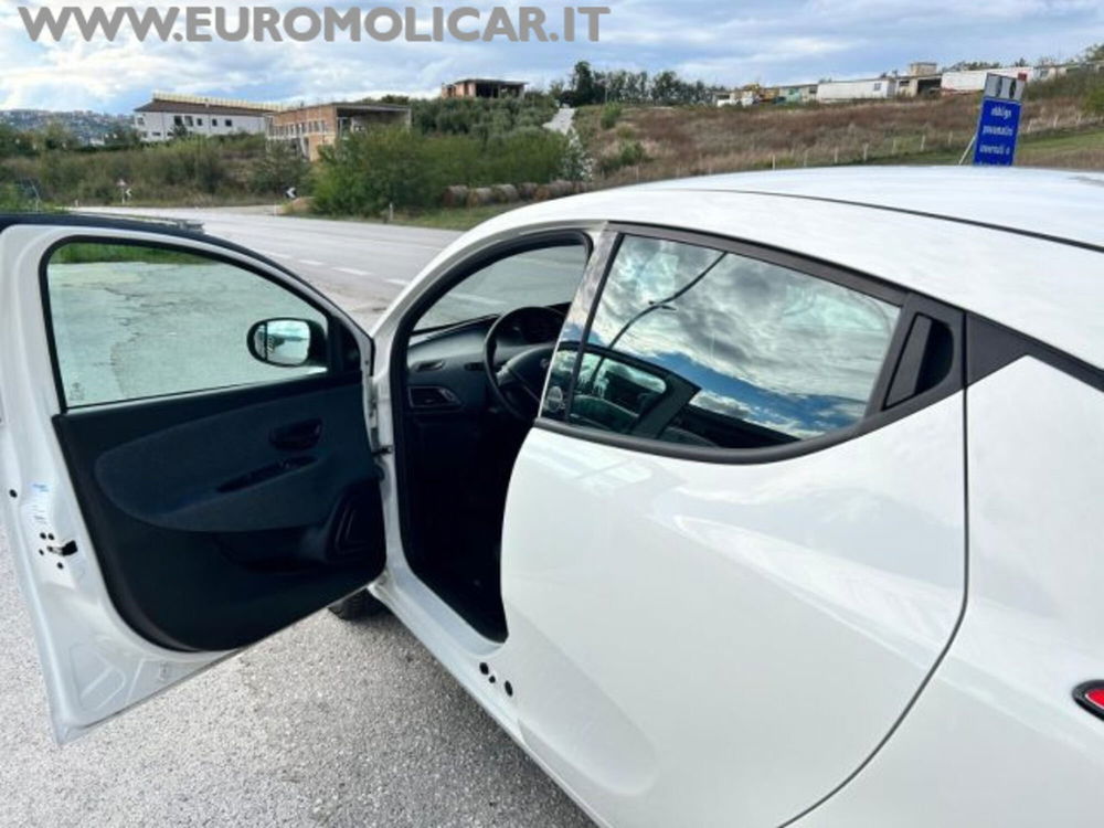 Lancia Ypsilon usata a Campobasso (8)