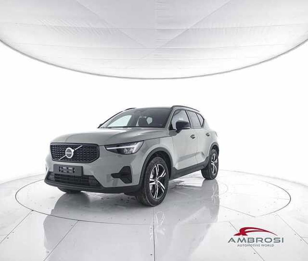 Volvo XC40 nuova a Viterbo