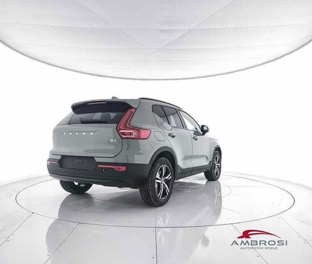 Volvo XC40 nuova a Viterbo (3)