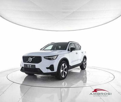 Volvo XC40 B3 automatico Plus Dark  nuova a Viterbo