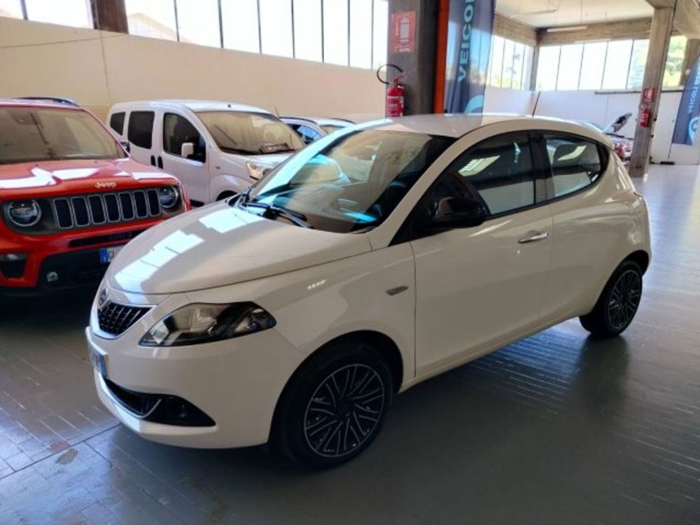 Lancia Ypsilon usata a Forlì-Cesena (5)