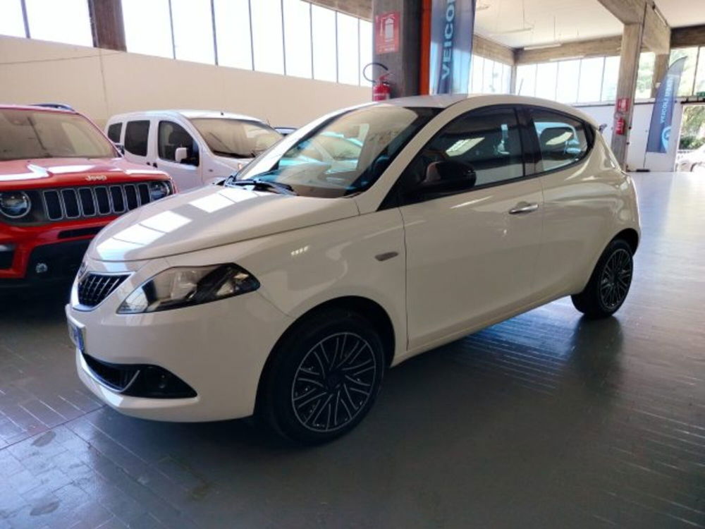 Lancia Ypsilon usata a Forlì-Cesena (6)