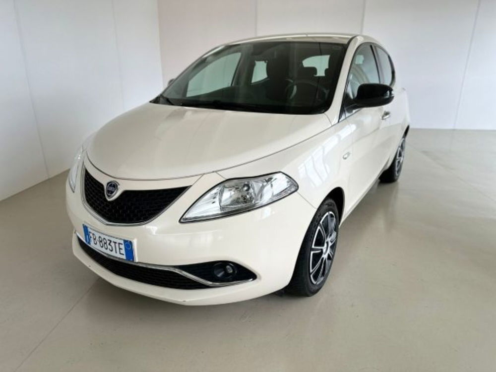 Lancia Ypsilon usata a Modena