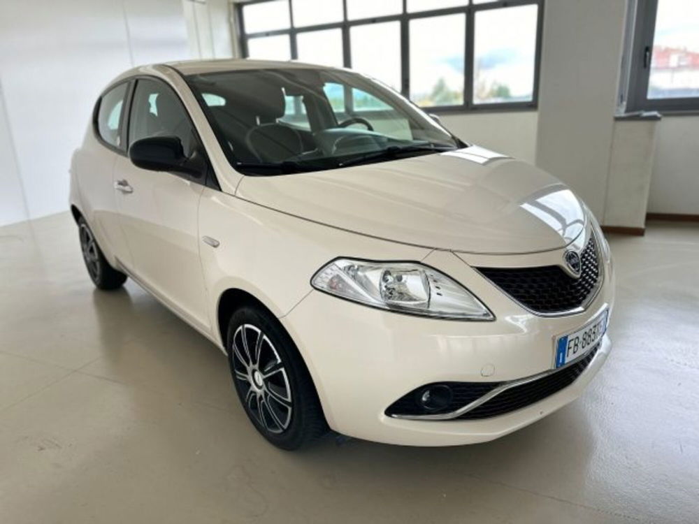 Lancia Ypsilon usata a Modena (10)