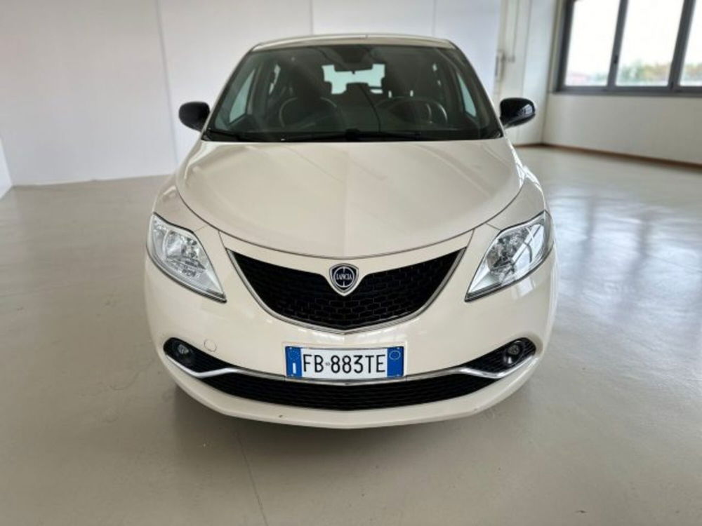 Lancia Ypsilon usata a Modena (12)