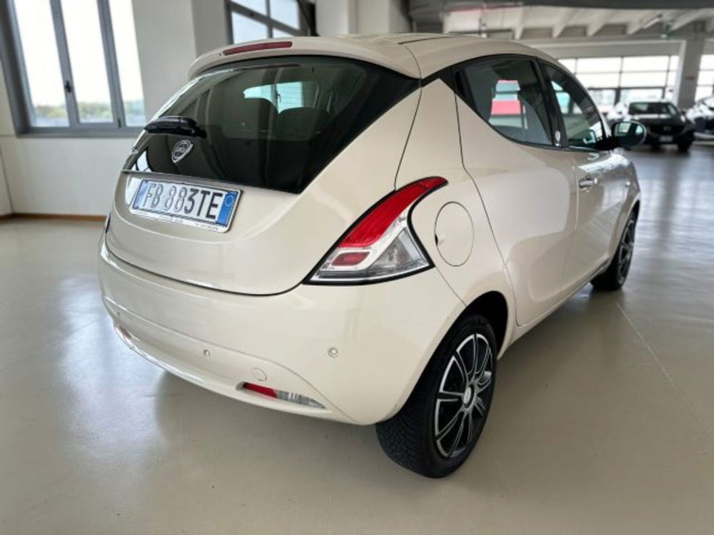 Lancia Ypsilon usata a Modena (2)