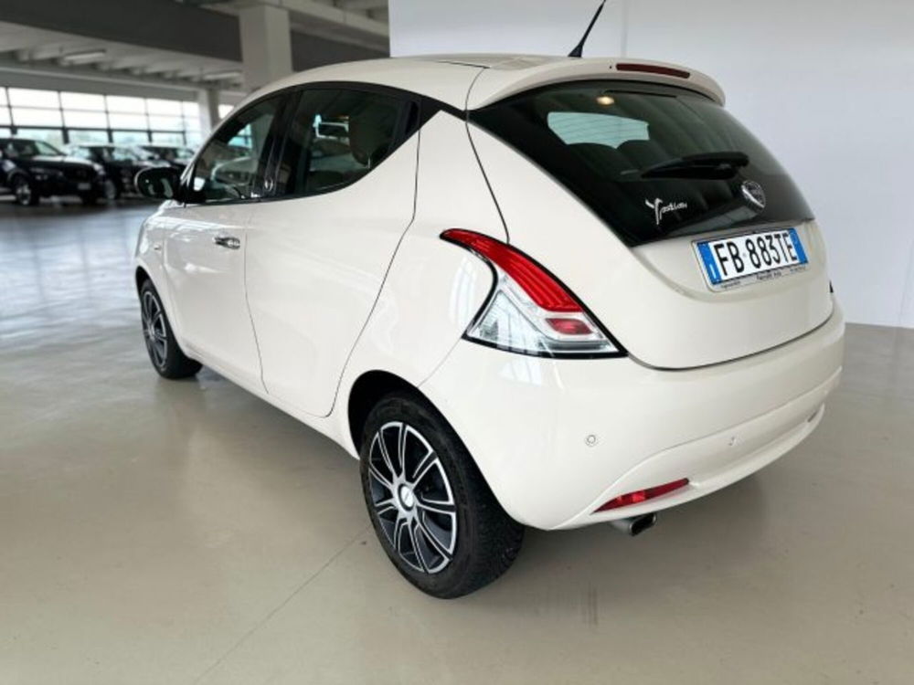 Lancia Ypsilon usata a Modena (5)