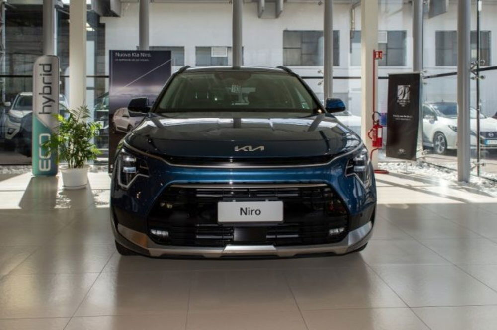 Kia Niro nuova a Latina (2)