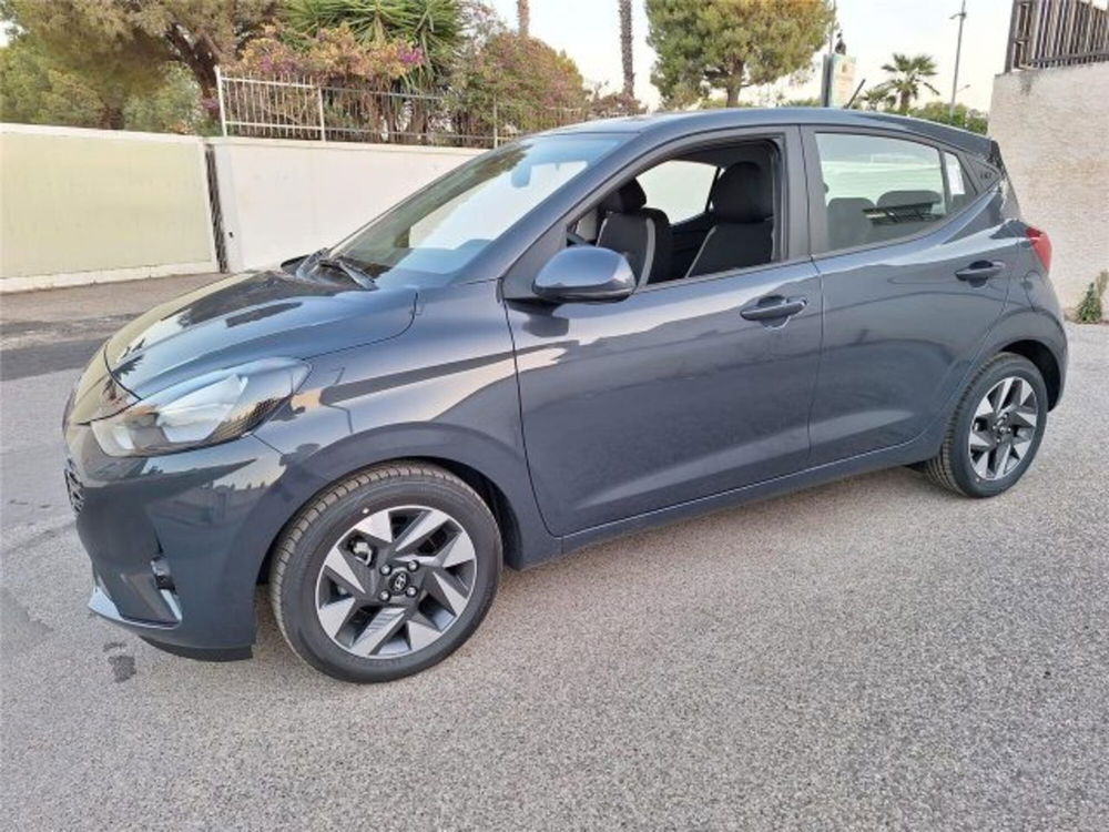 Hyundai i10 nuova a Bari (4)