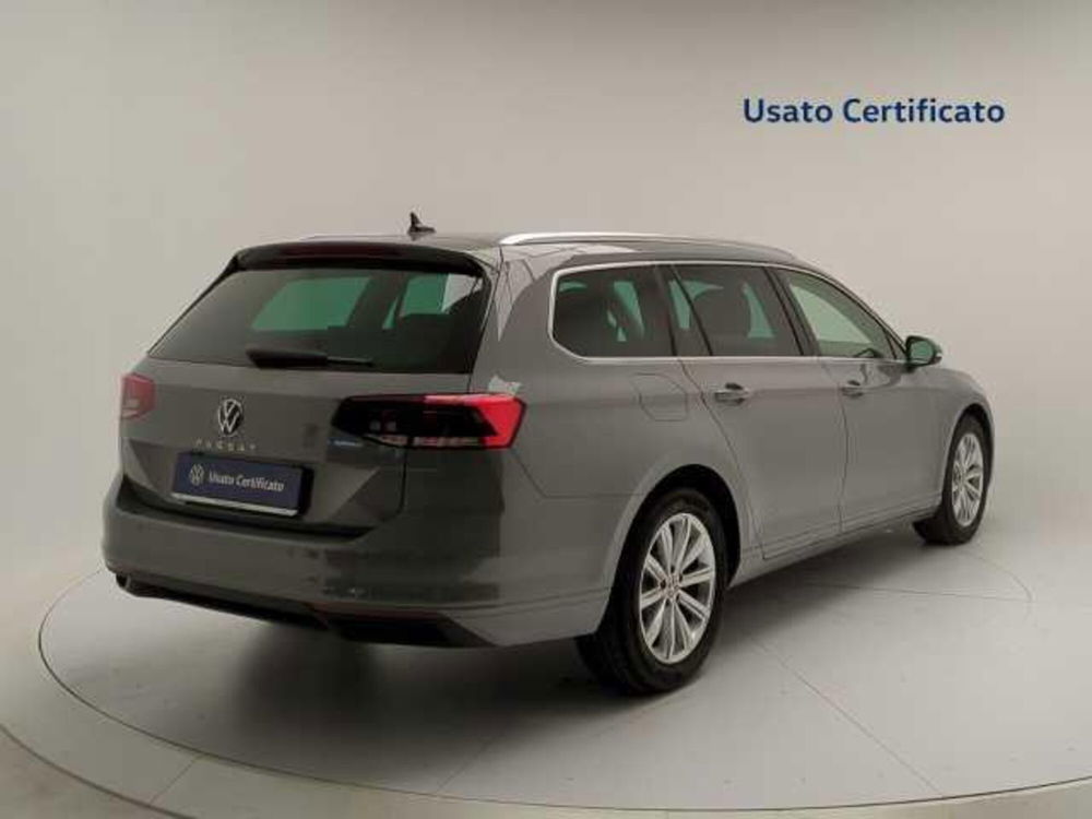 Volkswagen Passat Variant nuova a Avellino (7)