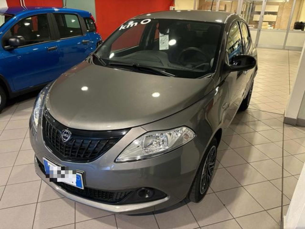 Lancia Ypsilon nuova a Brescia (2)