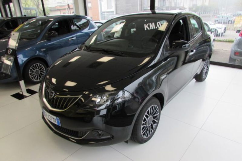 Lancia Ypsilon 1.0 FireFly 5 porte S&S Hybrid Ecochic A. Ferretti nuova a Rho