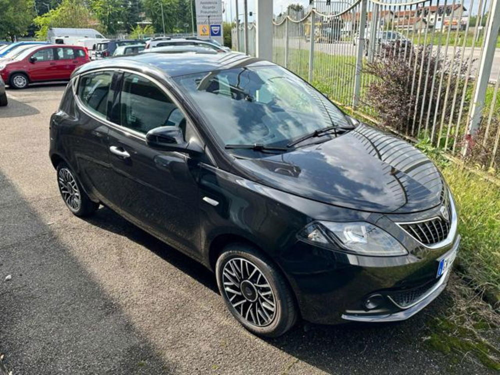 Lancia Ypsilon nuova a Milano