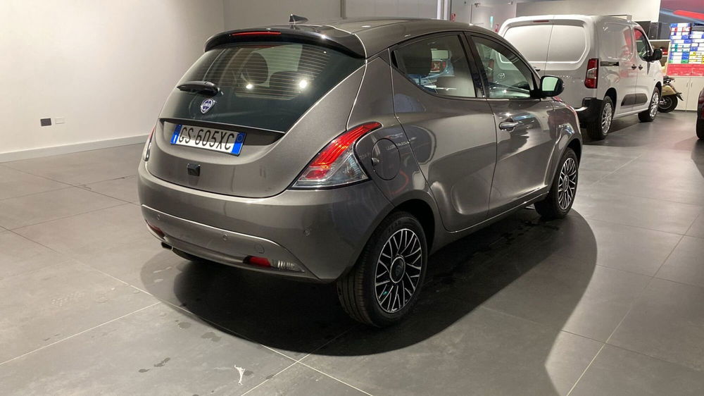 Lancia Ypsilon usata a Bergamo (4)