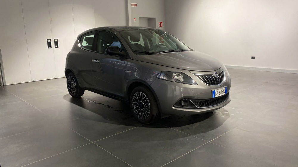 Lancia Ypsilon usata a Bergamo (5)